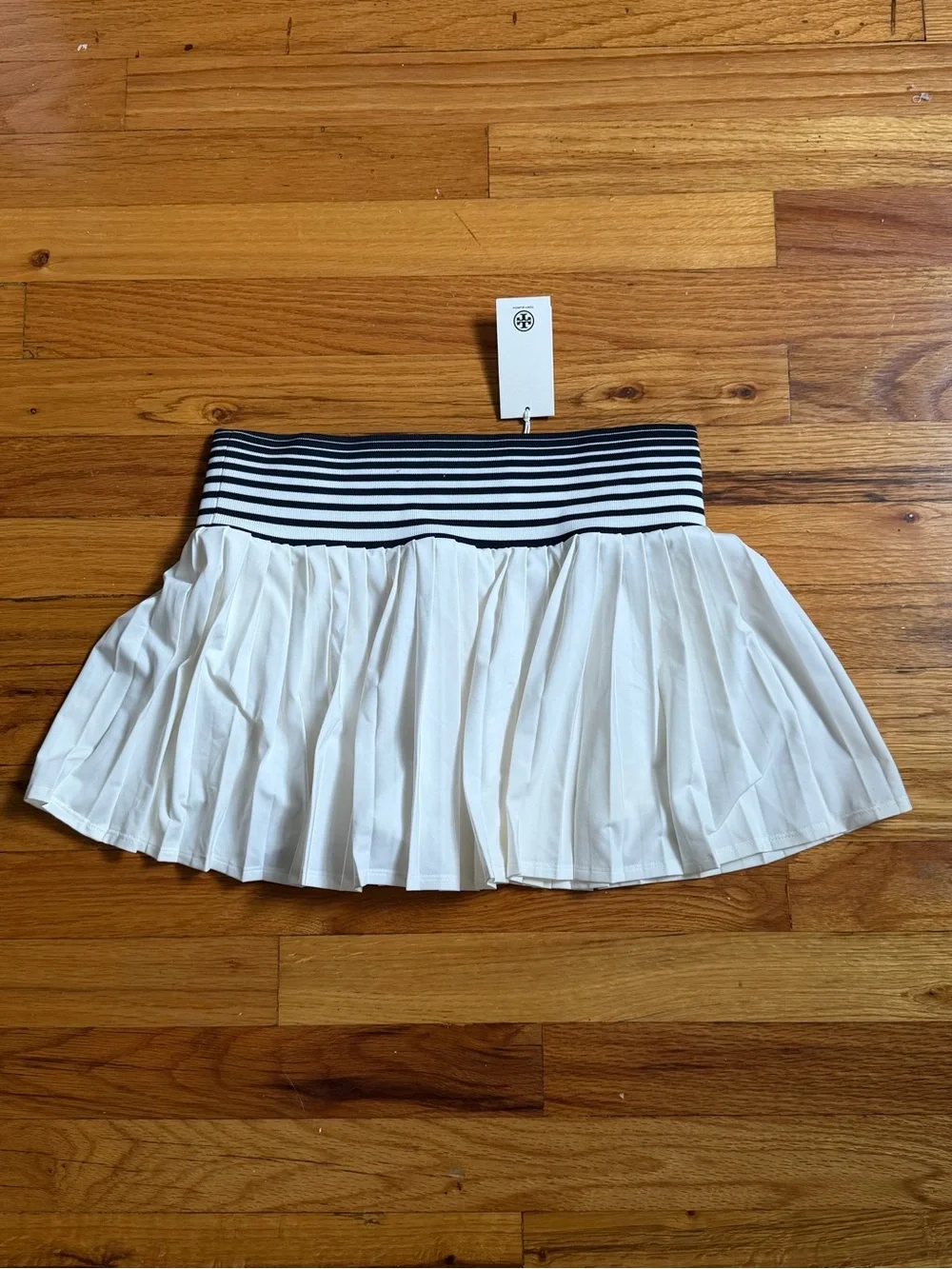 NWT Tory Burch Performance Jersey Tennis Skirt XS – Snow White/Tory Navy